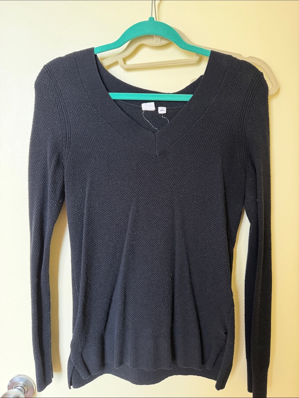 GAP Black V‑Neck Women's Sweater